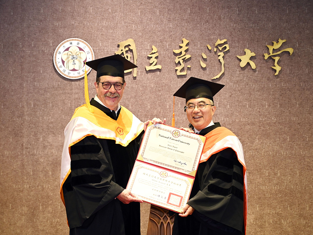 Nobel Laureate Alain Aspect awarded “NTU Honorary Doctorate” and “Raymond Soong Chair Professorship of Distinguished Research”-封面圖